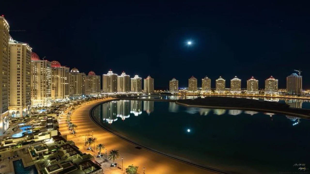 الأرصاد الجوية تحذر من رياح قوية وأمواج عالية في عرض البحر الليلة